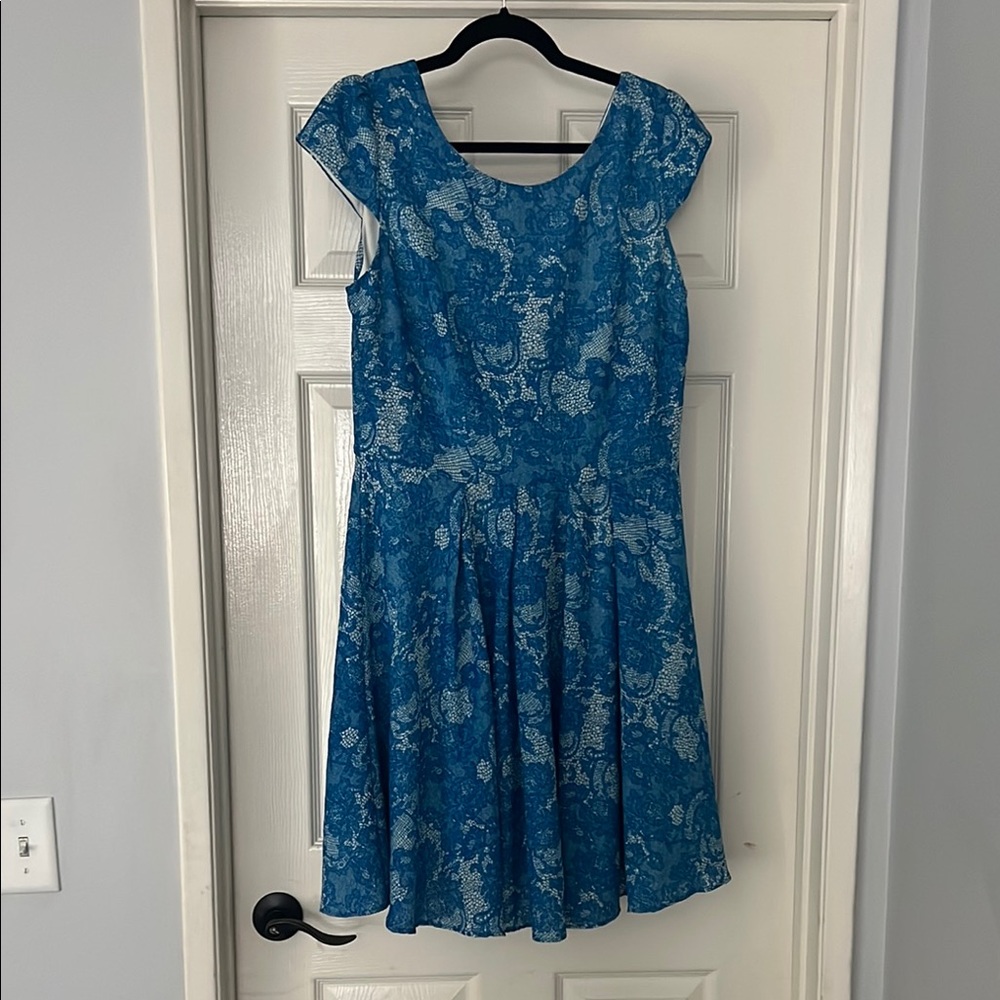 Betsey Johnson Printed Lace Cap Sleeve Dress